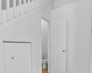 2515 Venetian Court - Photo Thumbnail 14