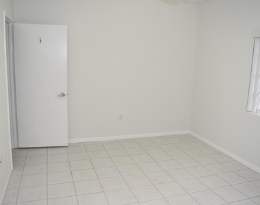 2010 Taylor Street - Photo Thumbnail 2