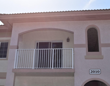 2010 Taylor Street - Photo Thumbnail 15
