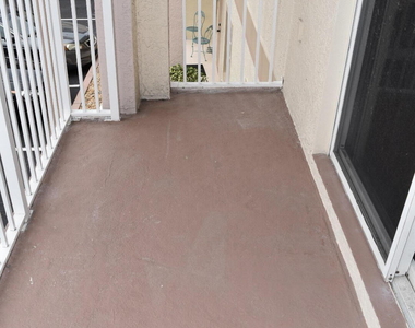 2010 Taylor Street - Photo Thumbnail 13