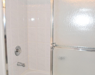2010 Taylor Street - Photo Thumbnail 9