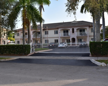 2010 Taylor Street - Photo Thumbnail 14
