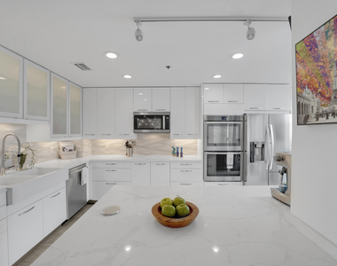 4114 W Palm Aire Drive - Photo Thumbnail 11
