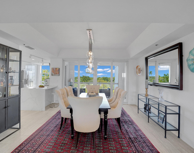 4114 W Palm Aire Drive - Photo Thumbnail 9