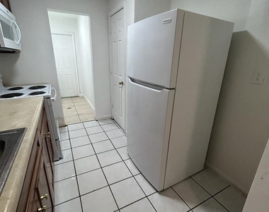 900 Nw 17th Avenue - Photo Thumbnail 2