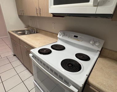 900 Nw 17th Avenue - Photo Thumbnail 3