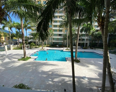 700 E Boynton Beach Boulevard - Photo Thumbnail 14