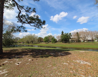 1618 Se Elkhart Terrace - Photo Thumbnail 13