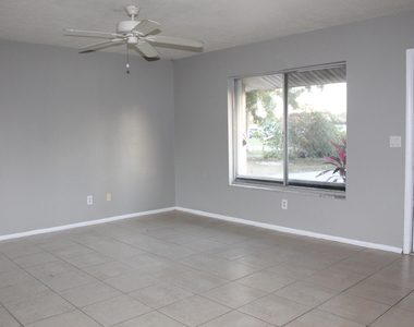 1618 Se Elkhart Terrace - Photo Thumbnail 1