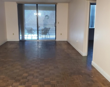 1400 Saint Charles Place - Photo Thumbnail 6