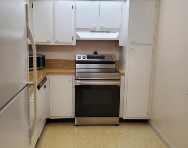 1400 Saint Charles Place - Photo Thumbnail 3