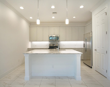 24060 Sw Firenze Way - Photo Thumbnail 6