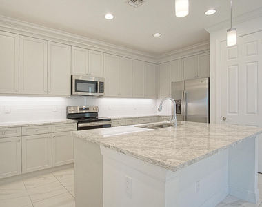 24060 Sw Firenze Way - Photo Thumbnail 4