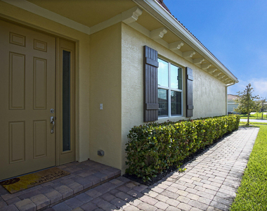 24060 Sw Firenze Way - Photo Thumbnail 2