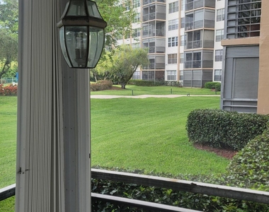 1300 Saint Charles Place - Photo Thumbnail 19