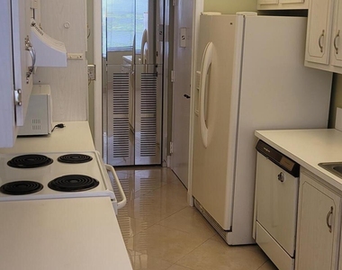 1300 Saint Charles Place - Photo Thumbnail 14
