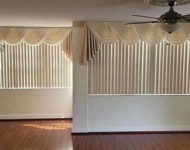 1300 Saint Charles Place - Photo Thumbnail 15