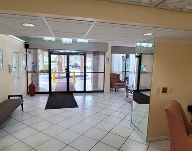 1300 Saint Charles Place - Photo Thumbnail 7