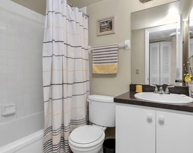 6715 W 26th Drive - Photo Thumbnail 18