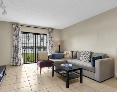 6715 W 26th Drive - Photo Thumbnail 9