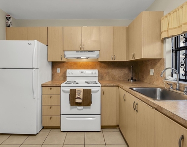 6715 W 26th Drive - Photo Thumbnail 3