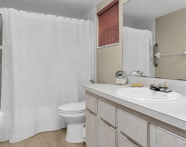 6715 W 26th Drive - Photo Thumbnail 17