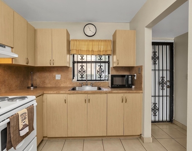6715 W 26th Drive - Photo Thumbnail 5
