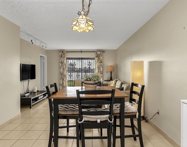 6715 W 26th Drive - Photo Thumbnail 7