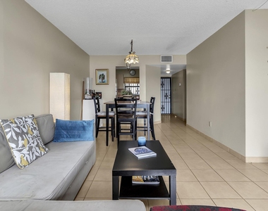6715 W 26th Drive - Photo Thumbnail 11