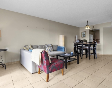 6715 W 26th Drive - Photo Thumbnail 10