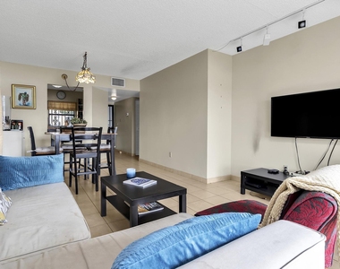 6715 W 26th Drive - Photo Thumbnail 12