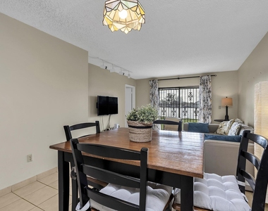 6715 W 26th Drive - Photo Thumbnail 8