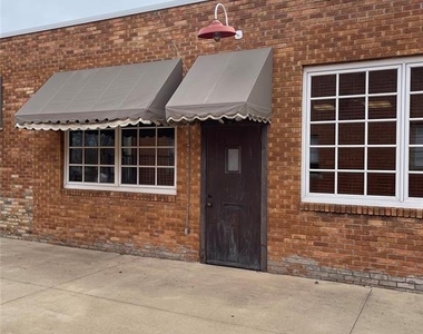 210 Nw 10th Street - Photo Thumbnail 2