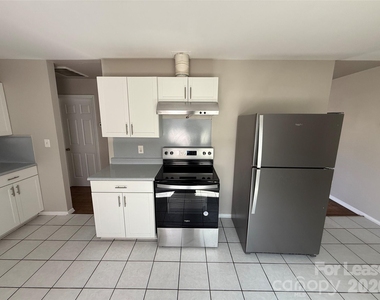 2544 Abelwood Road - Photo Thumbnail 3