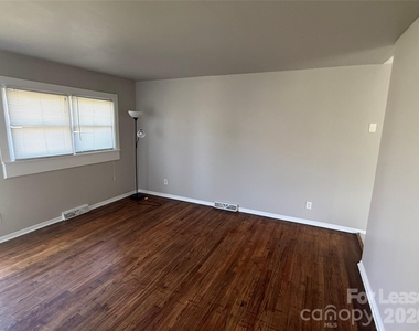 2544 Abelwood Road - Photo Thumbnail 7