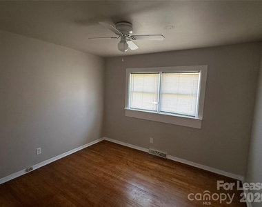 2544 Abelwood Road - Photo Thumbnail 5