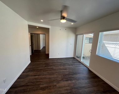3357 Rexford Street - Photo Thumbnail 4