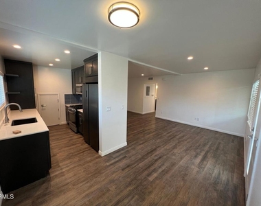 3357 Rexford Street - Photo Thumbnail 3