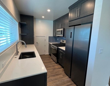 3357 Rexford Street - Photo Thumbnail 2