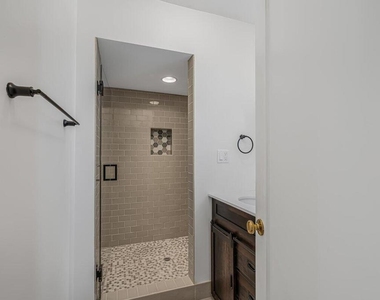 6131 Ranchito Avenue - Photo Thumbnail 8