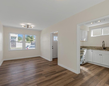 6131 Ranchito Avenue - Photo Thumbnail 4