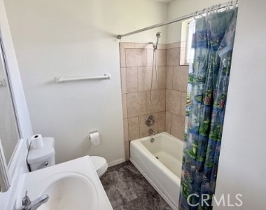 24460 Myers Ave - Photo Thumbnail 11
