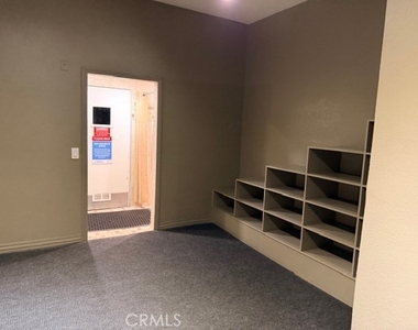 5545 Canoga Avenue - Photo Thumbnail 35