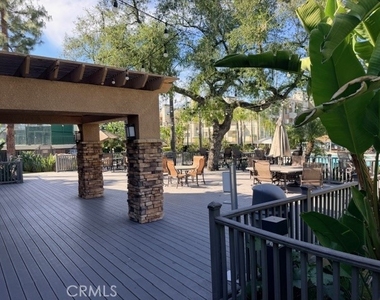 5545 Canoga Avenue - Photo Thumbnail 32