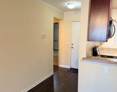 5545 Canoga Avenue - Photo Thumbnail 3