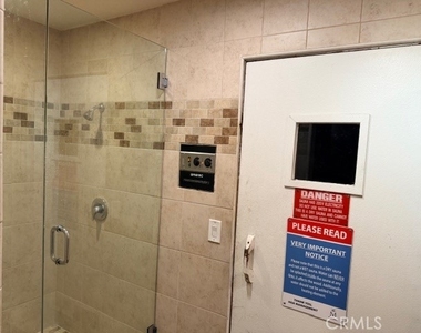 5545 Canoga Avenue - Photo Thumbnail 34