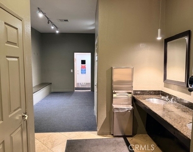 5545 Canoga Avenue - Photo Thumbnail 36