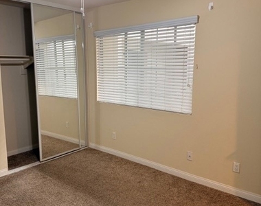 5545 Canoga Avenue - Photo Thumbnail 19