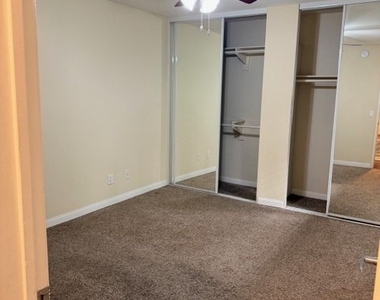 5545 Canoga Avenue - Photo Thumbnail 18