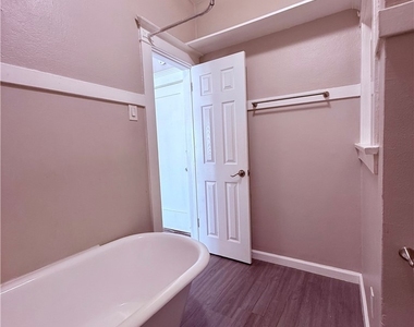 406 Linden Avenue - Photo Thumbnail 7